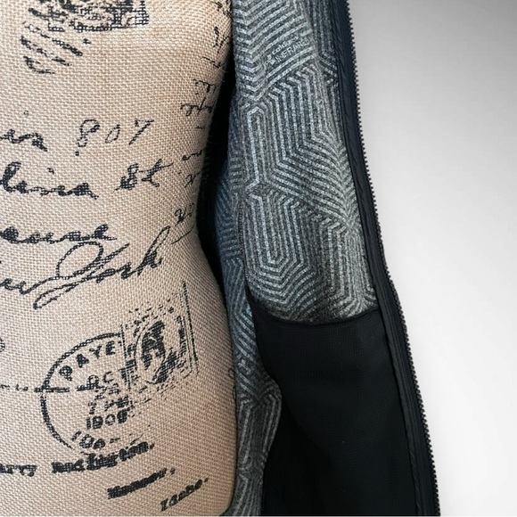 UNDER ARMOUR Women's Black Gray Cold Gear‎ Full Zip Hooded Jacket Small | EUC - Picture 7 of 10